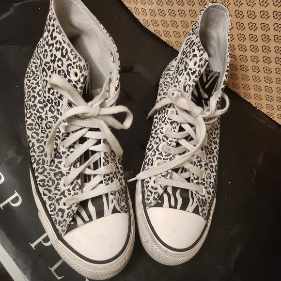 Animal Print Converse Size 9 - Picture 6 of 7